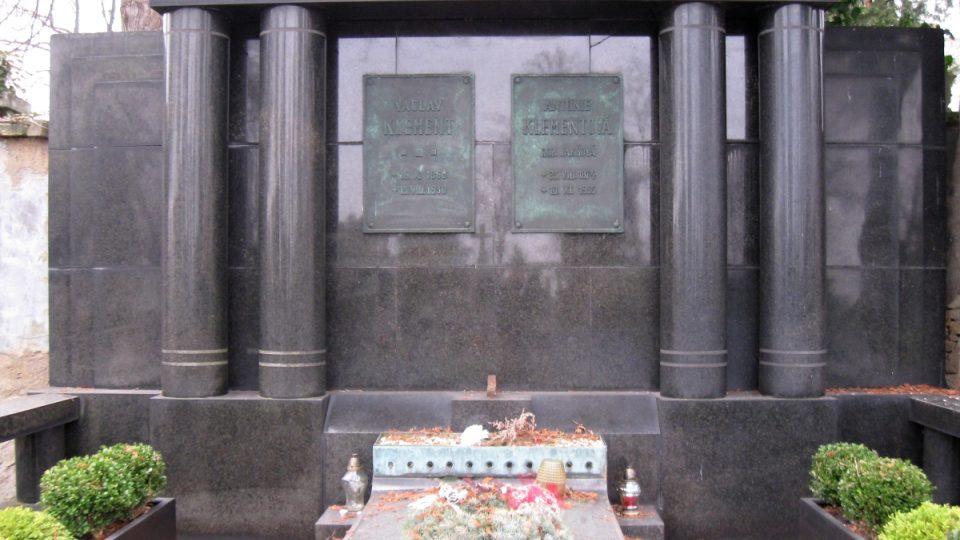 Hroby významných osobností v Mladé Boleslavi