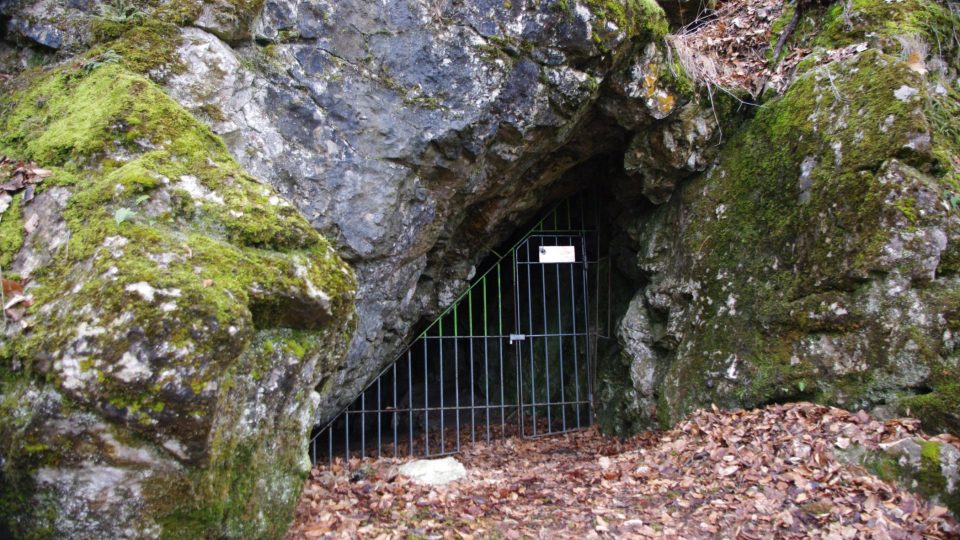 Východní vchod do jeskyně Podkova