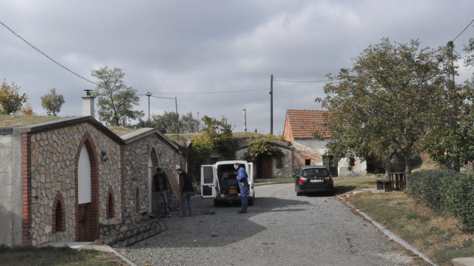 Sklepy ve Vrbici stojí přímo uprostřed obce