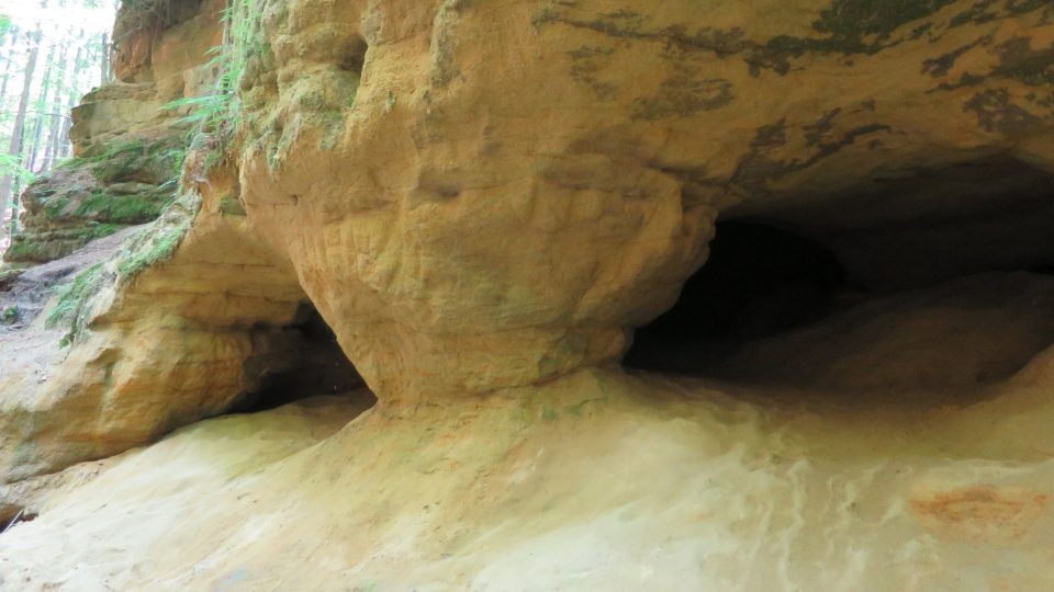 V Pivnické rokli najdete i přístupnou jeskyni