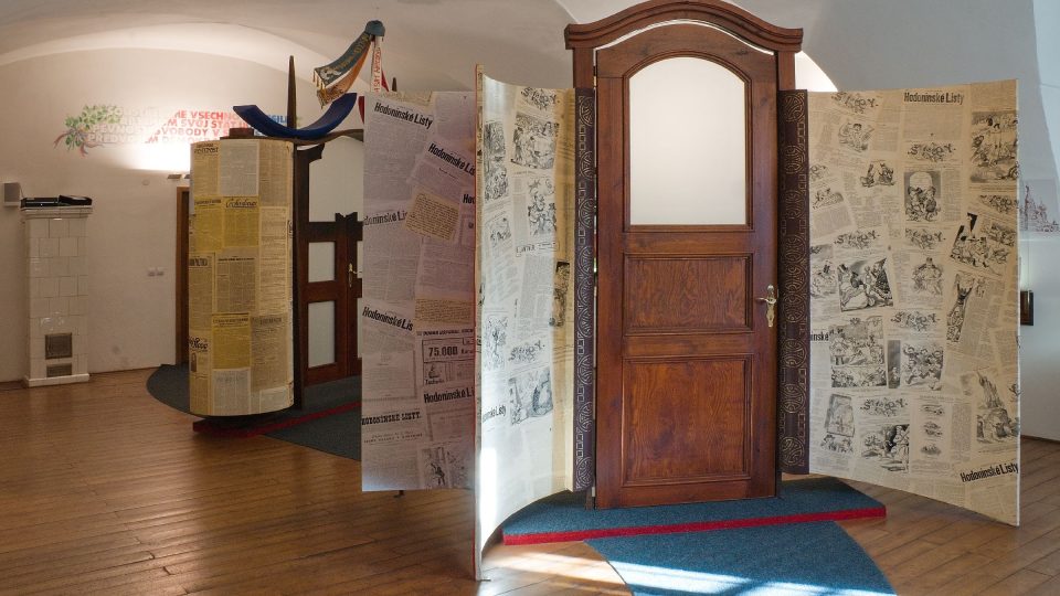 Největší místnost expozice připomíná politickou etapu Masarykova života
