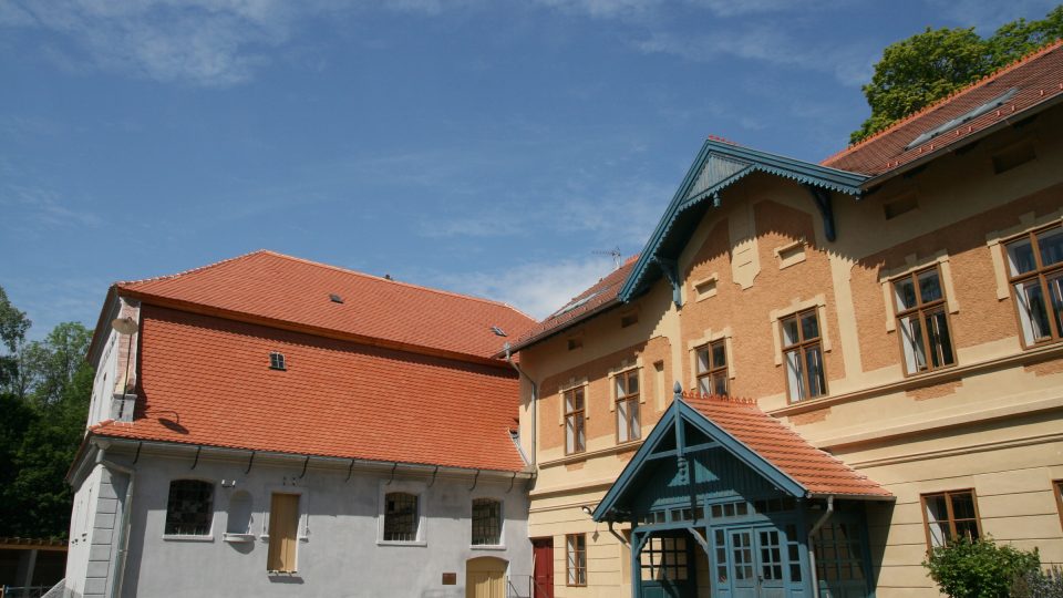 Mlýnice a obytná budova po rekonstrukci