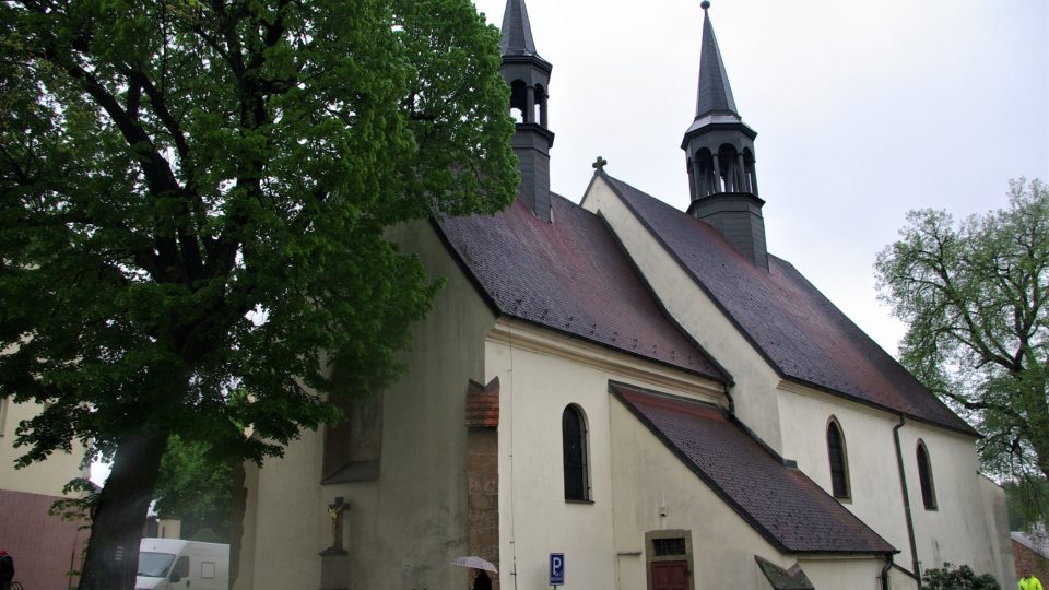 Děkanský gotický kostel sv. Havla z  2. poloviny 13. století je nejstarší dochovanou  rychnovskou památkou   Foto Vlaďka Wildová.JPG