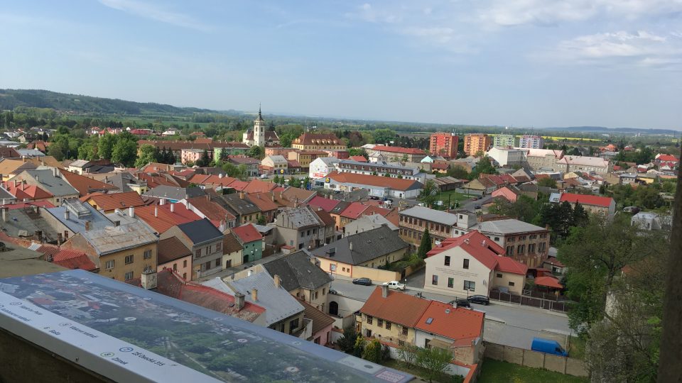 Věž kostela sv. Jakuba v Lipníku nad Bečvou nabízí krásnou vyhlídku po okolí