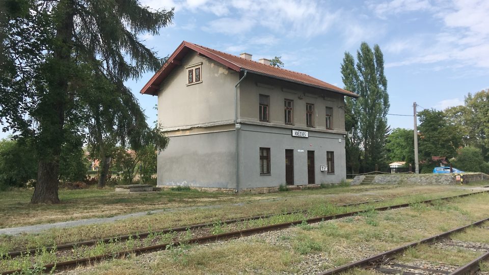 Kněževes - muzejní nádraží s nejkratším provozem v roce