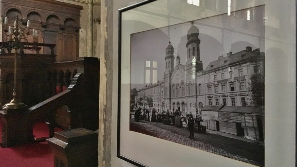 Archivní foto z počátků synagogy