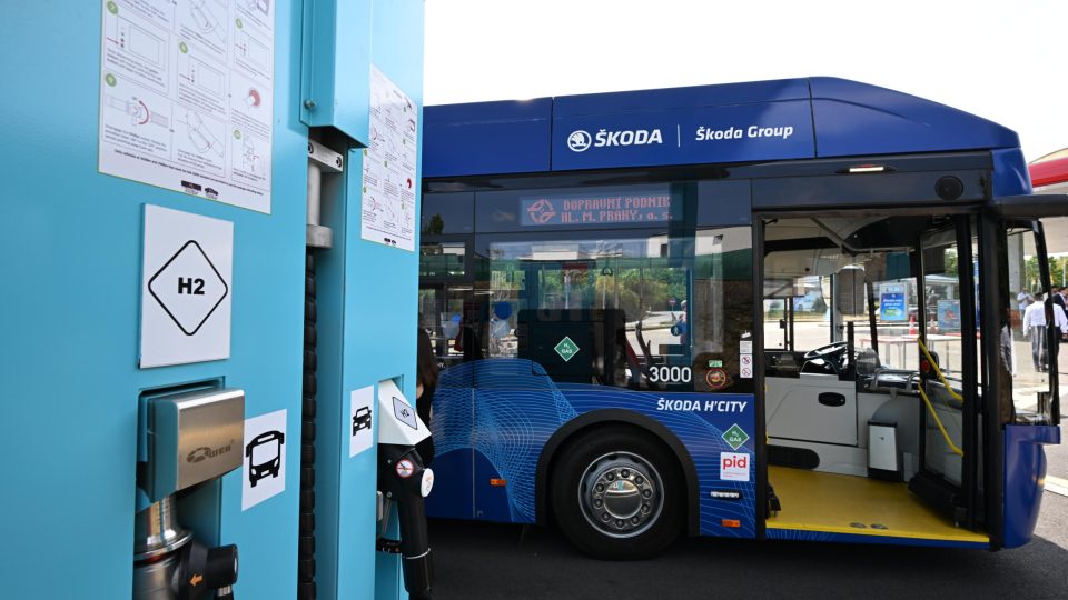 Vodíkový autobus byl v Praze zaveden do provozu MHD
