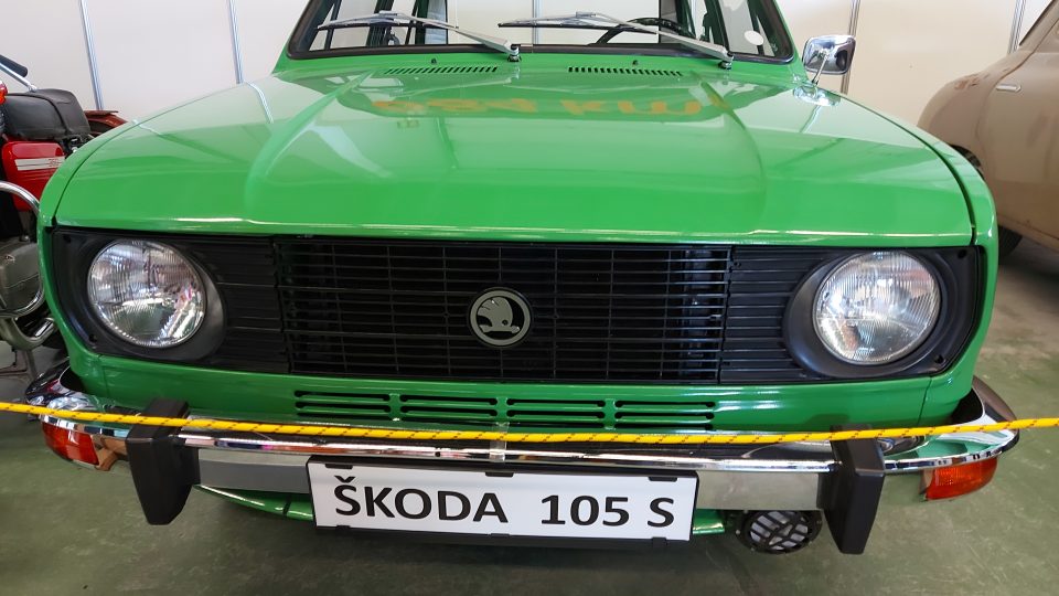 Jeden z oblíbených veteránů - Škoda 105 S, která je zcela zachovalá. Byla totiž 42 let zapomenutá v garáži
