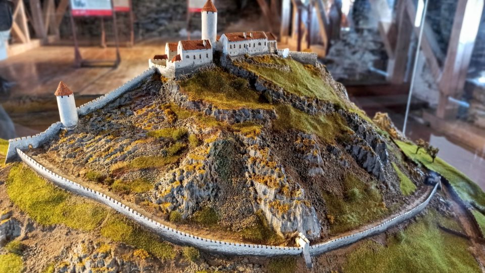 Na Bezdězu je k vidění i model model hradu