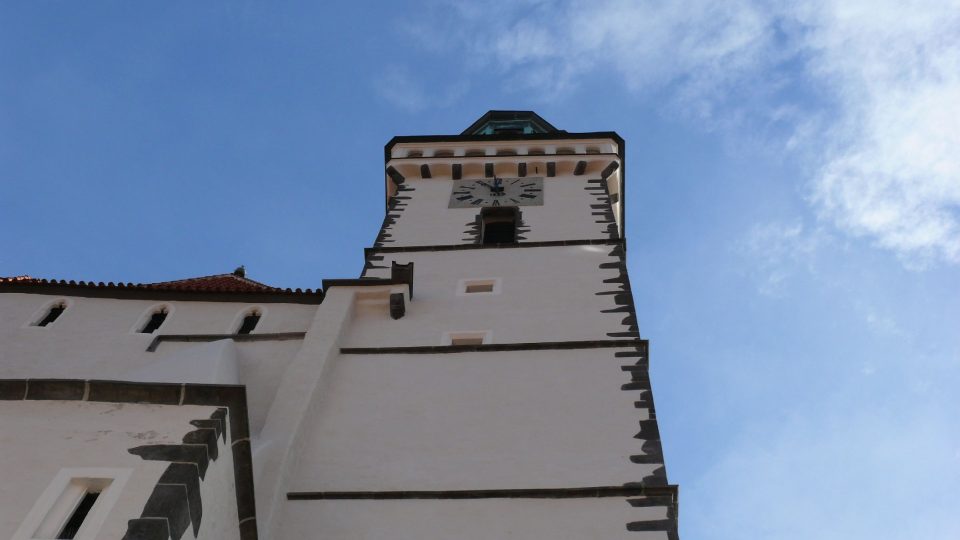 Ciferník na kostelní věži je z roku 1937