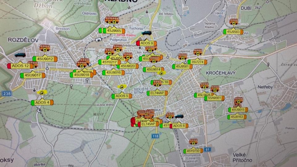 MHD Kladno - MHD Kladno - mapy s polohou autobusů na operačním středisku městské policie
