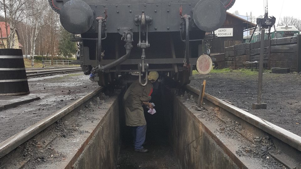 Oprava legendární parní lokomotivy Čtyřkolák
