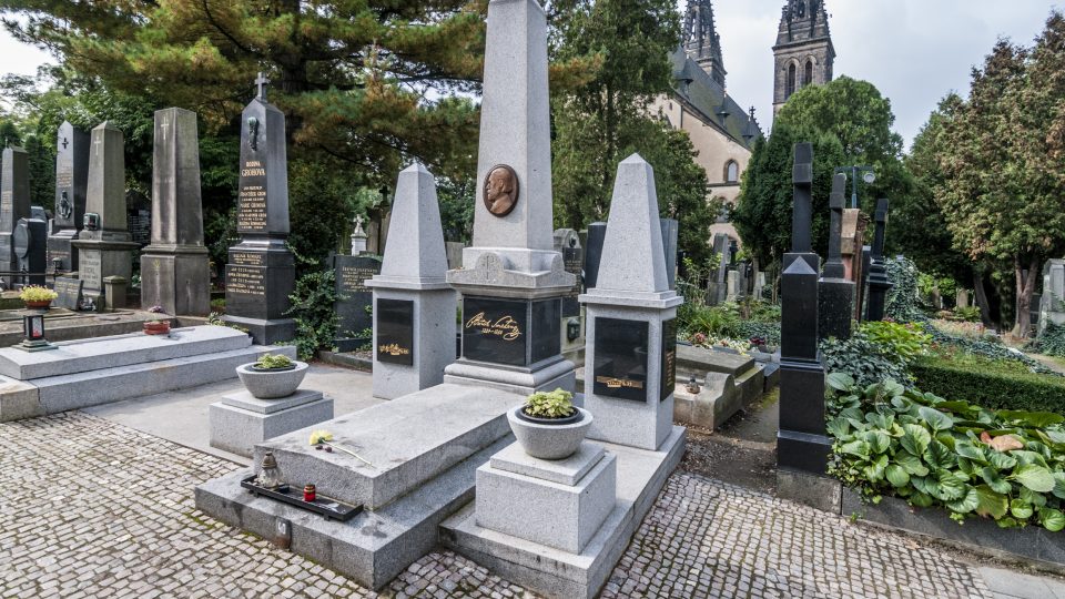 Hrob Bedřicha Smetany na vyšehradském hřbitově