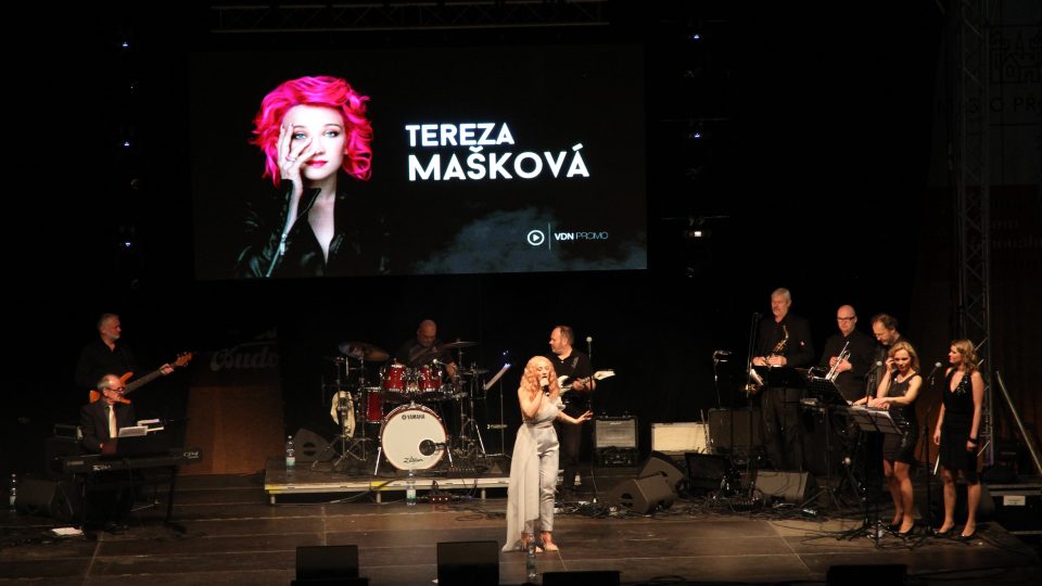 Na koncertě Karla Gotta v Příbrami vystoupila i vítězka SuperStar Tereza Mašková