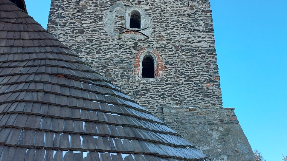 Věž raně gotického kostela Navštívení Panny Marie ve Vysoké, Suchdol u Kutné Hory