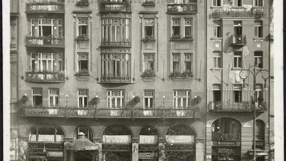 Grandhotel Šroubek čp. 824-II na Václavském náměstí. Pohlednice prošlá poštou 25. 6. 1931. Sbírka MMP