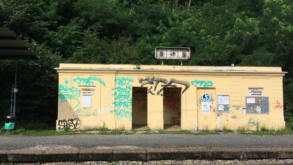 Trať mezi Berounem a Srbskem - místo prvního bombového útoku na nacistický vlak