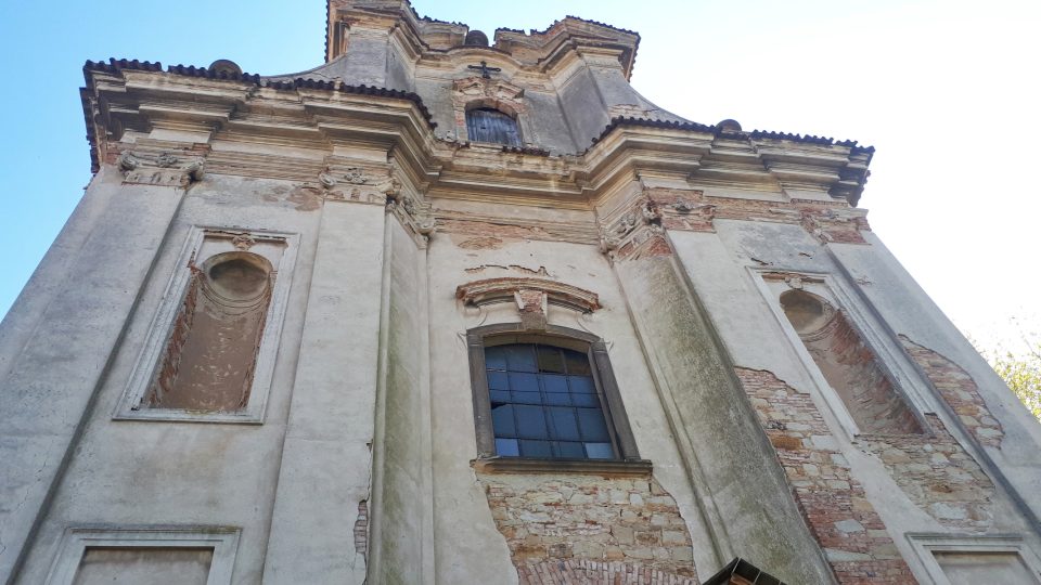 Kostel sv. Havla připomíná ruinu. Jeho interiér ale patří k historicky nejcenějším