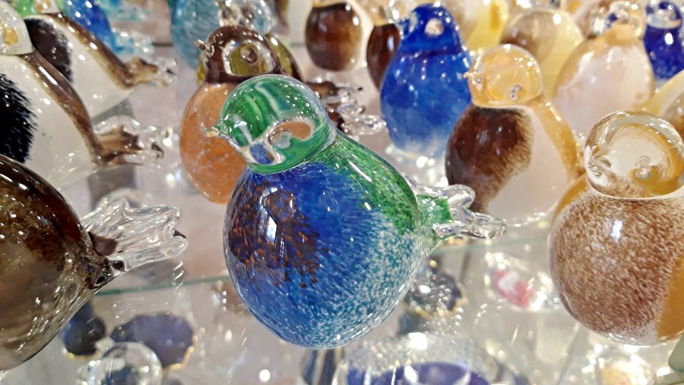 Skláři z Nenačovic se zaměřují na ruční výrobu barevného skla