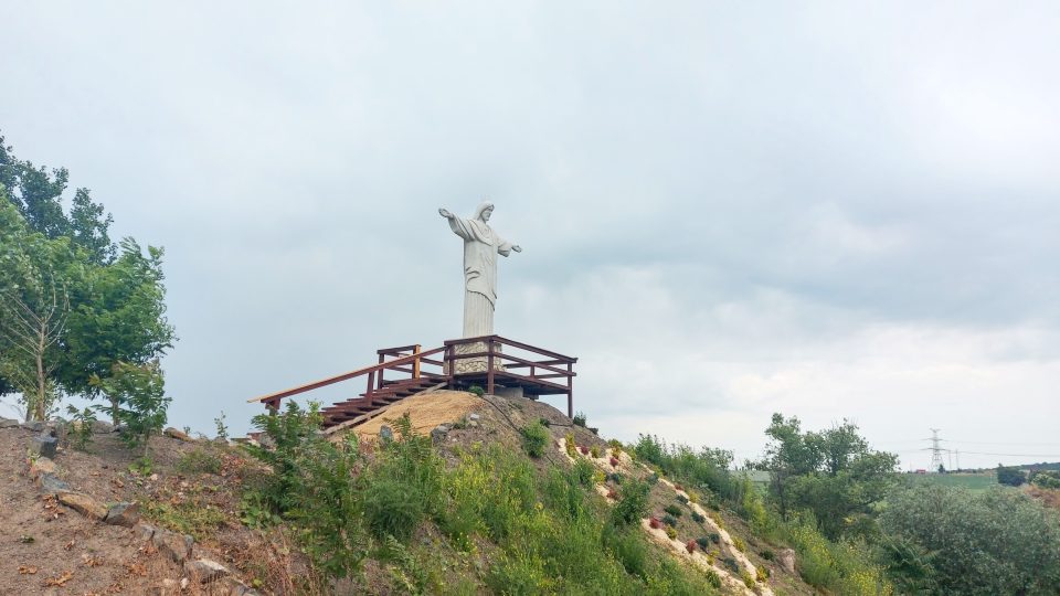 Do České knihy rekordů byla letos zapsána nejvyšší socha Ježíše v ČR. Najdete jí v Rezortu Svět v Úžici u Kralup nad Vltavou
