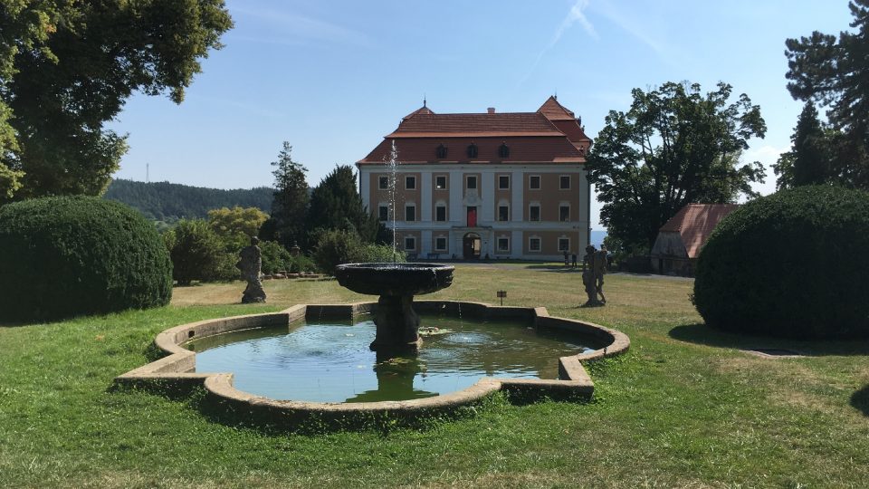 Park zámku Valeč