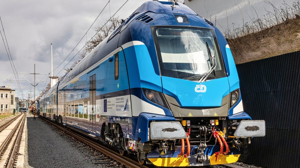 Nové dvoupatrové soupravy typu Push-Pull pro České dráhy
