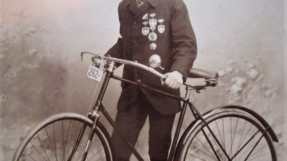 Národohospodář Augustin Novák, přeborník KV Slaný v roce 1895. Poté úředník a ředitel Zemské banky království Českého, v roce 1922 ministr financí