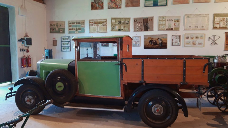 Kouzlu starých časů v Muzeu traktorů podlehnout dospělí i děti