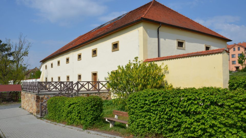 Barokní sýpka – špýchar, zrekonstruovaná a památkově chráněná budova