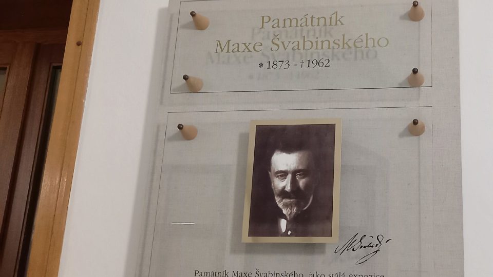 Příchod k expozici Památníku Maxe Švabinského
