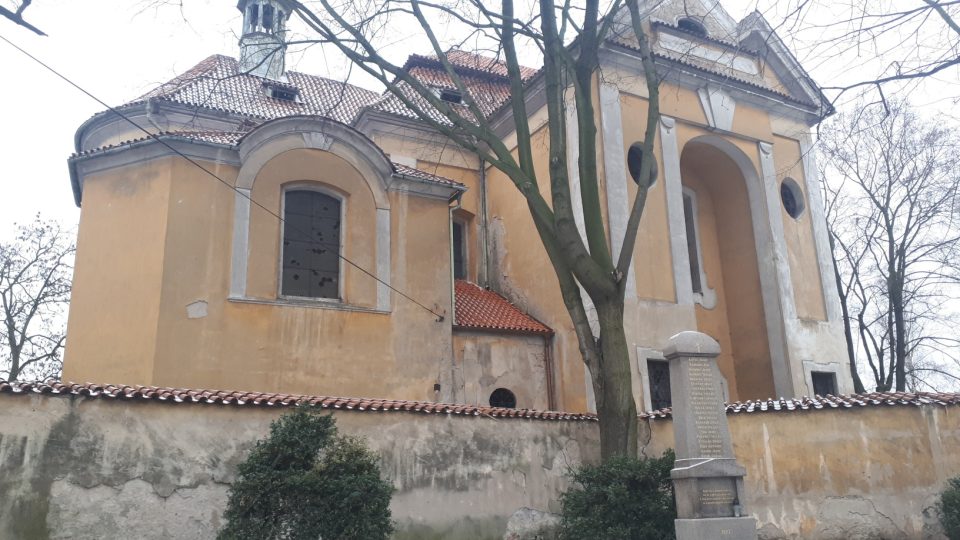 Kostel v Chlumíně na Mělnicku 