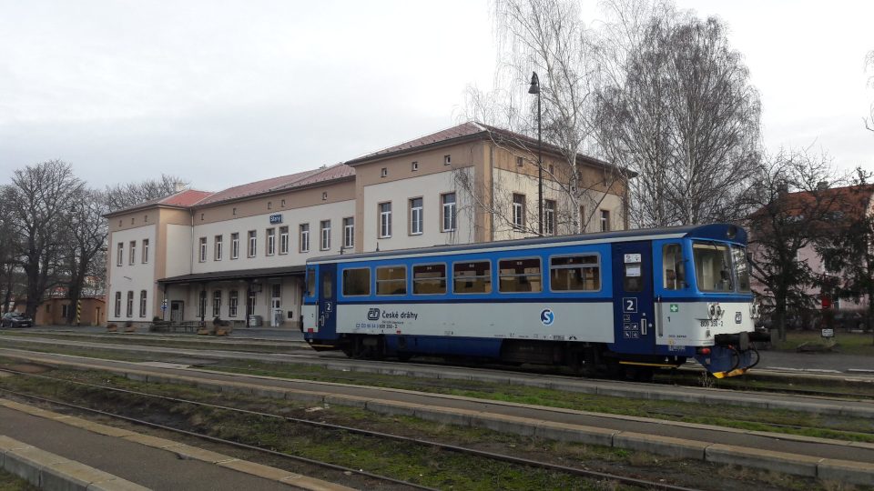 Opravené nádraží Slaný