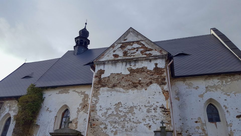 Kostel ve Velharticích