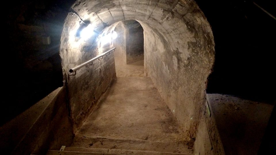 Podzemí pod budovou staré radnice a soudu vede hluboko