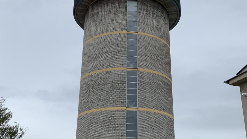 Nevyužívaná věž starého kladenského vodojemu prošla přestavbou a dnes v ní sídlí i dispečink Středočeských vodáren 