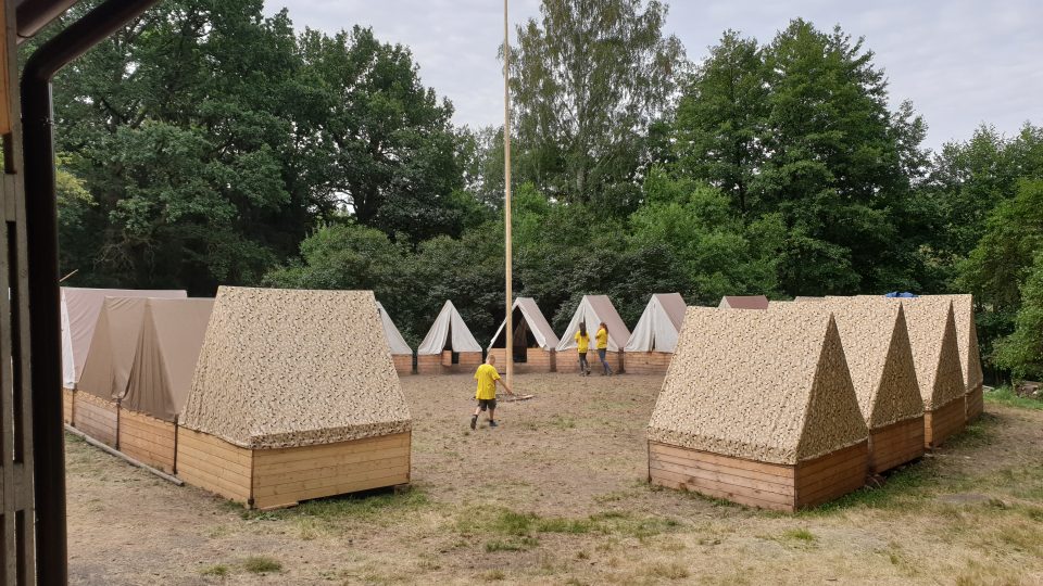 Skauti z Nymburka si užívají letní tábor bez elektřiny i bez mobilů
