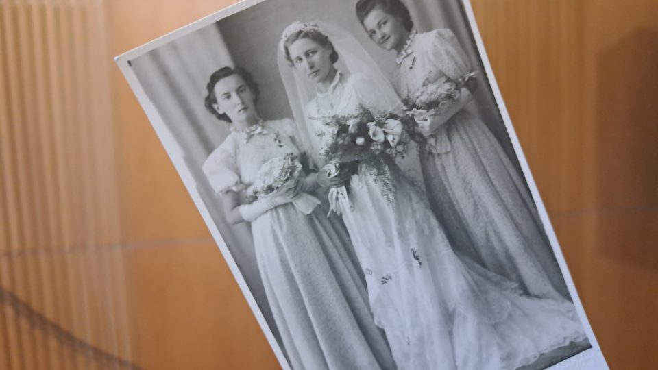 Svatební šaty Luisy Šmídové se také dostaly do Uměleckoprůmyslového muzea