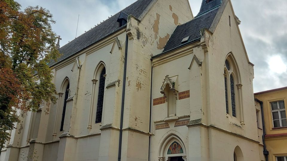 Kostel Nejsvětějšího Srdce Ježíšova (Sacré Coeur) na Smíchově slouží společenským účelům