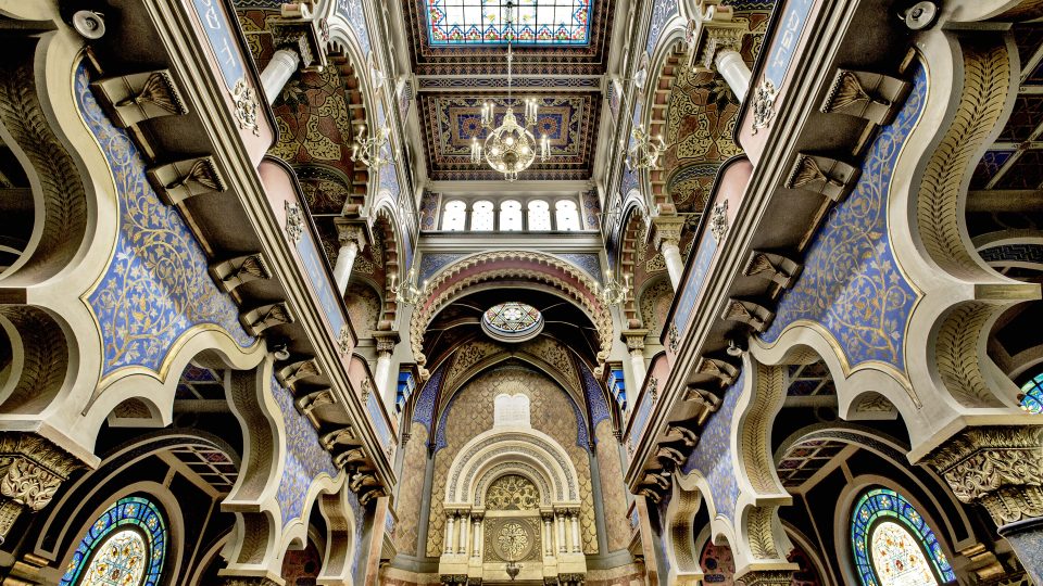 Jeruzalémská synagoga vznikla podle návrhu architekta Wilhelma Stiassnyho v maurském stylu