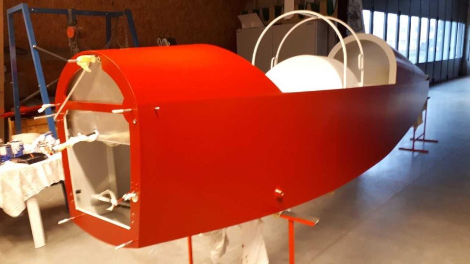 V leteckém muzeu v Mladé Boleslavi staví repliku letadla Zlín 12