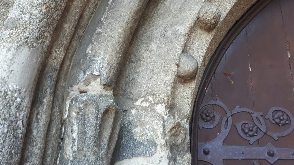 Detail bobulového portálu
