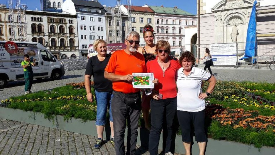 Se členy SZO Floristický klub po úspěšné realizaci květinového koberce na náměstí v Olomouci
