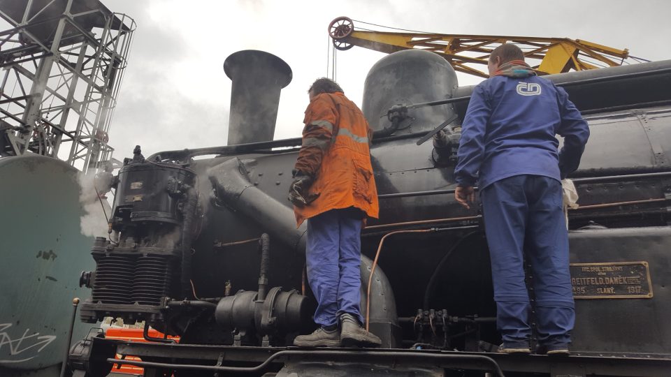 Oprava legendární parní lokomotivy Čtyřkolák