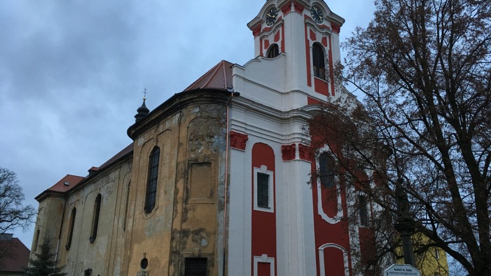 Částečná oprava fasády kostela sv. Anny