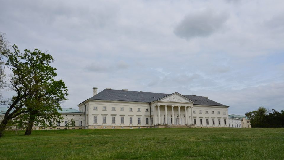 Zámek Kačina je muzeem českého venkova Národního zemědělského muzea.JPG