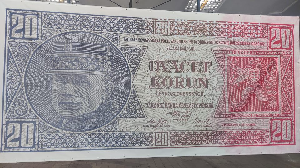 Velkoformátová fotografie prvorepublikové bankovky