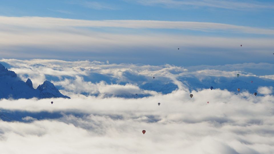 Balónáři vyrážejí za zážitky i do Alp. Vzduchoplavba nad Dachsteinem