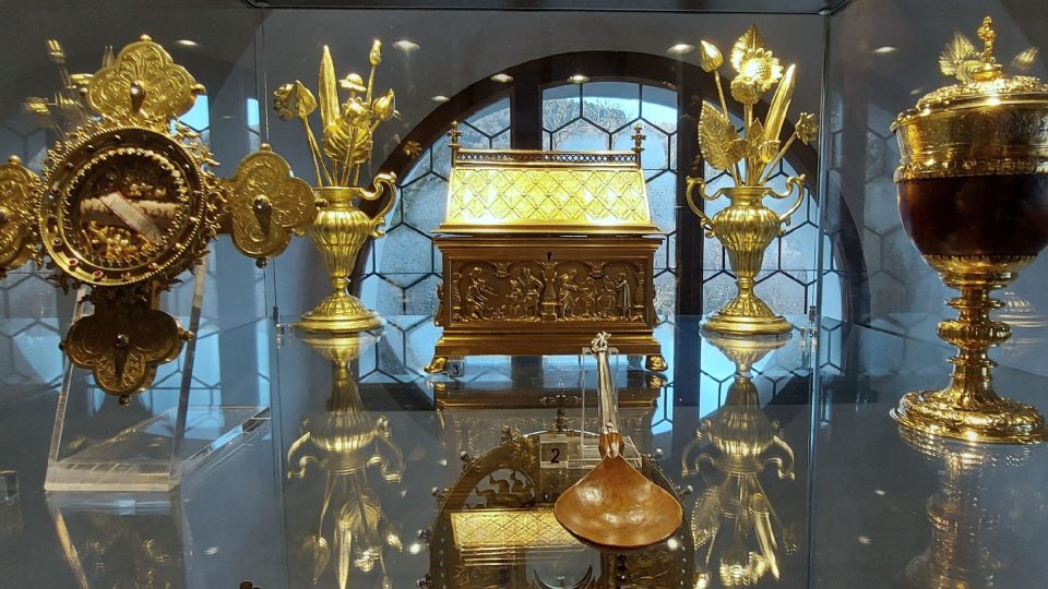 Nejvzácnější duchovní poklad Sázavy - relikviáře sv. Prokopa, jeho barokně upravená osobní lžička i koflík