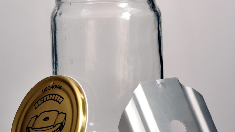 Zavařovací sklenice na víčko Omnia se sponou pro vícenásobné použití