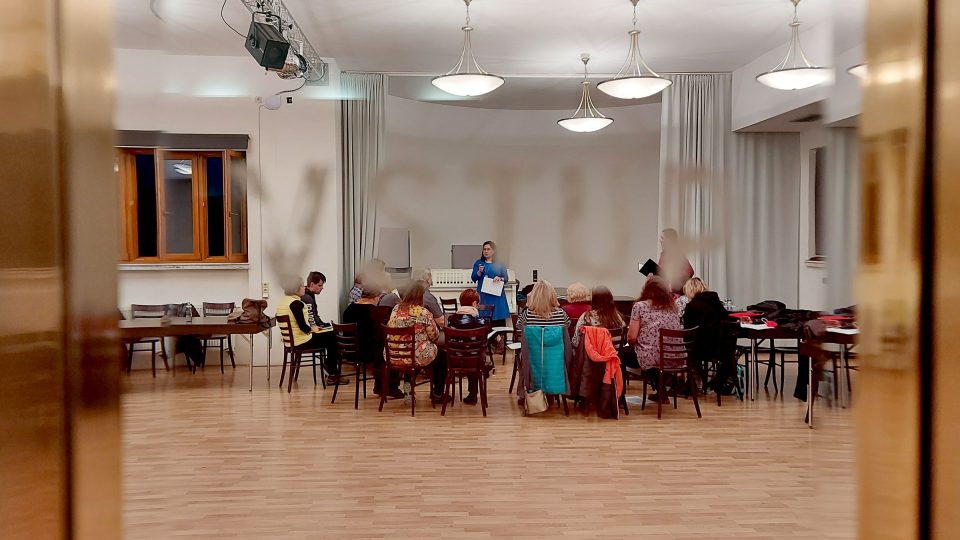 Sbor se schází každé úterý v Masarykově kulturním domě v Mělníku